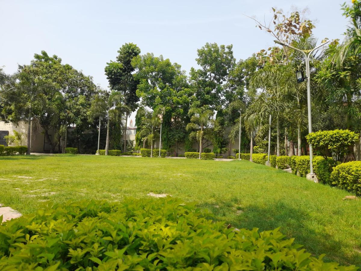 Ashoka Resort & Banquets Begusarai Exterior foto