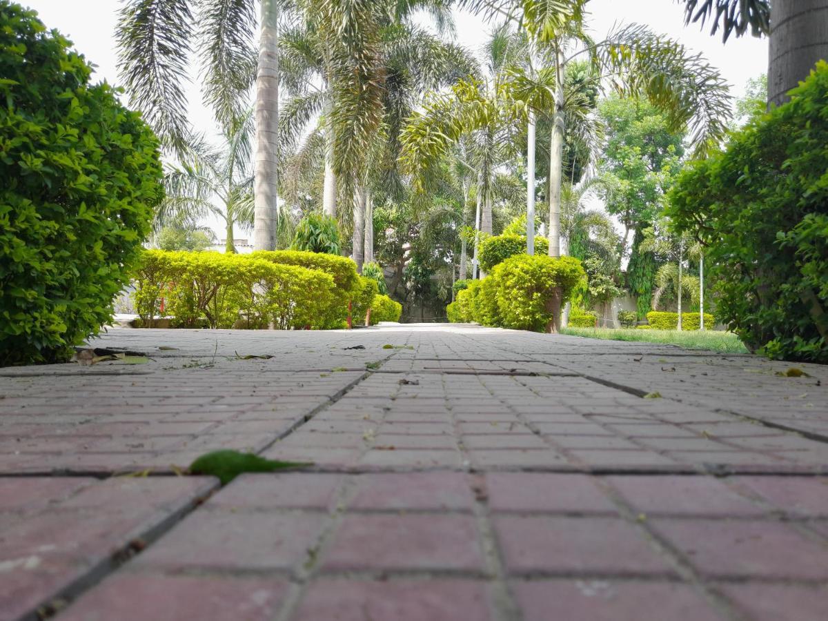 Ashoka Resort & Banquets Begusarai Exterior foto